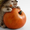 Figurka dekoracyjna JEŻ Z JABŁKIEM, 10,5 cm - 3