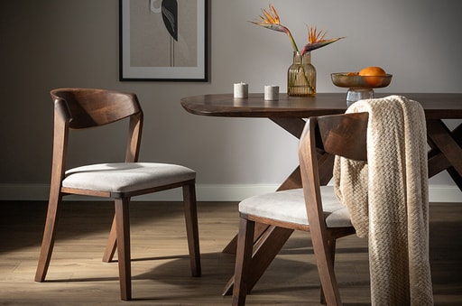Meble z naturalnego drewna – inspiracje, które wprowadzą ciepło i elegancję do Twojego domu