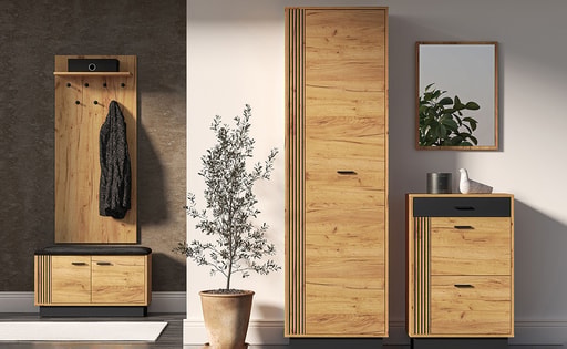 Design tuż za progiem – co powiesić na ścianie w przedpokoju, by odmienić image wnętrza?