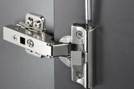 2 zawiasy T-type 170 stopni do szaf ADBOX