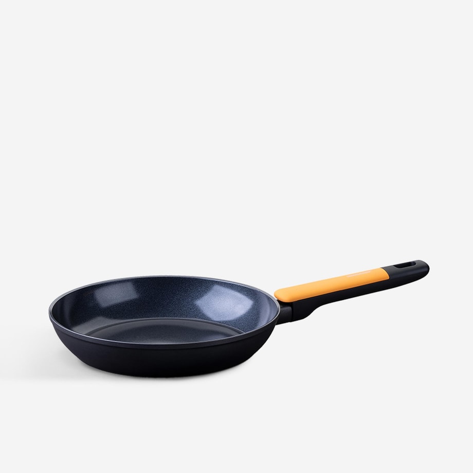 Patelnia na indukcję i gaz 24 cm czarna SOFT COLLECTION