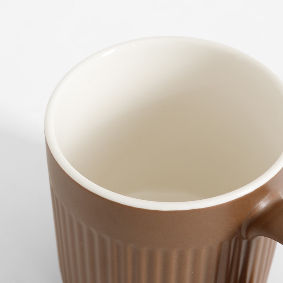 Kubek porcelanowy, ryflowany, brązowy, 370 ml
