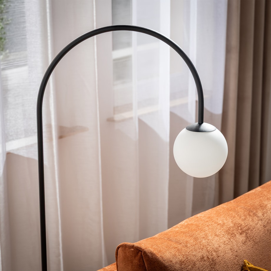 Lampa podłogowa łukowa klosz kula czarna NOVA