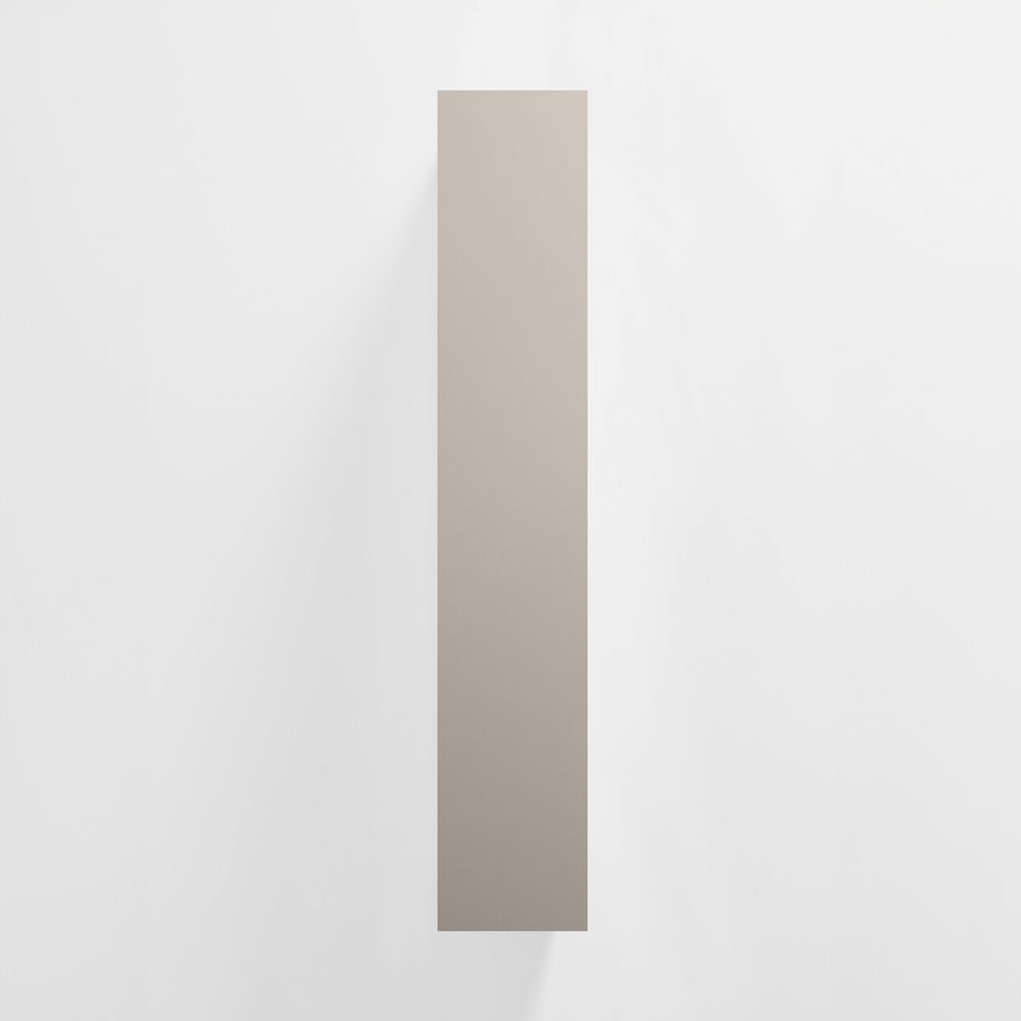 Cokół blenda PINEA w kolorze stone grey o wymiarach 10x59,6 cm widoczny od przodu na jasnym tle.
