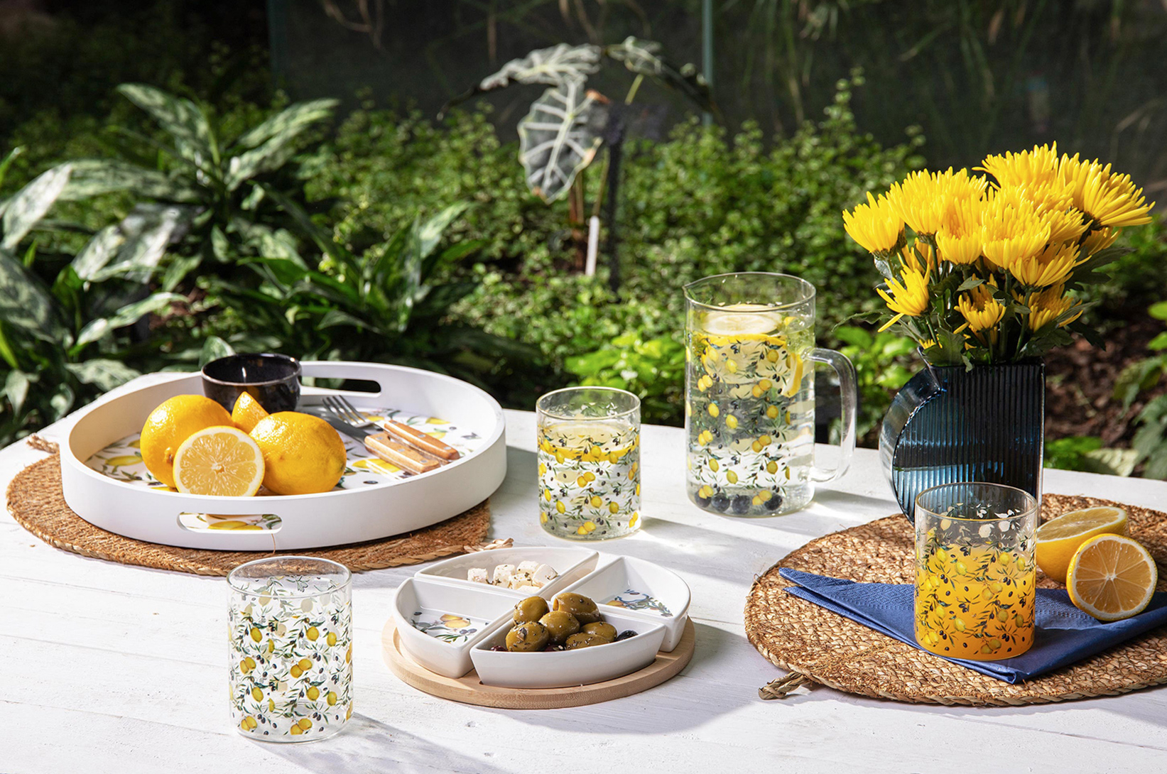 Wiosenne garden party: inspiracje, które wprowadzą energię i radość do Twojego ogrodu