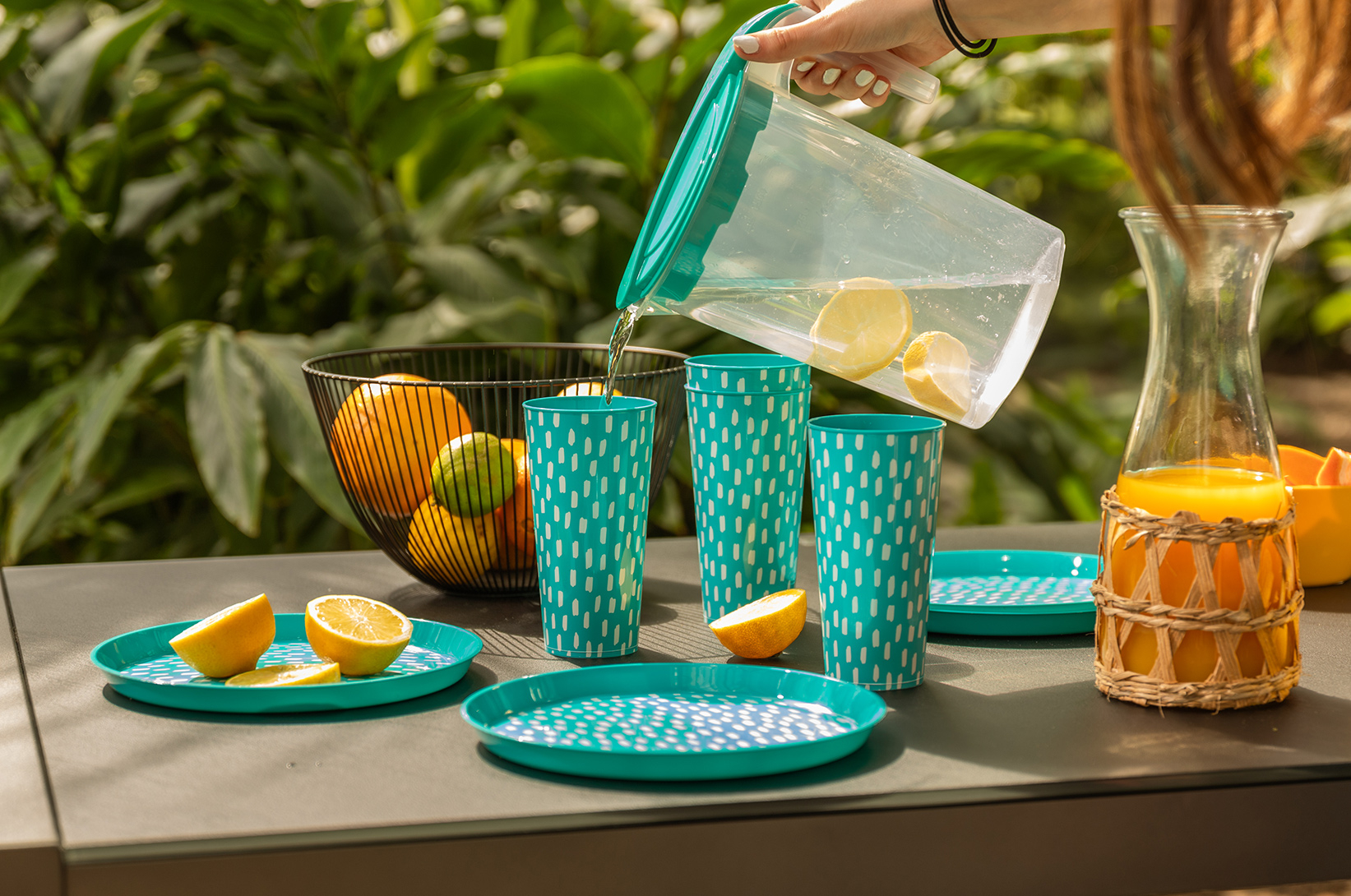 Wiosenne garden party: inspiracje, które wprowadzą energię i radość do Twojego ogrodu